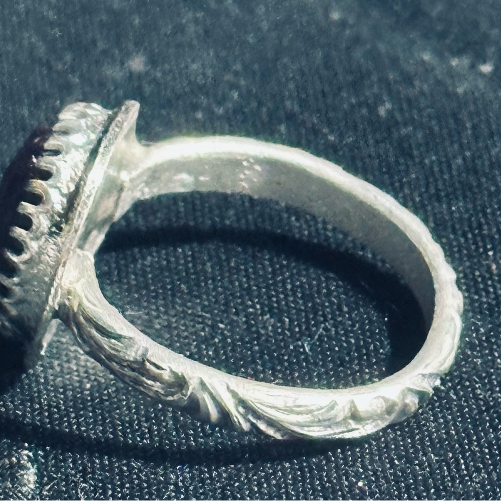 Sterling silver ruby artisan made ring - Picture 4 of 4